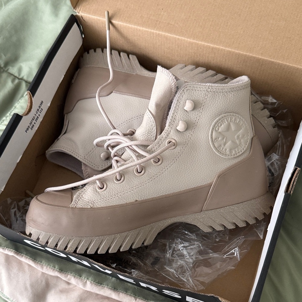 Converse High-Top Chunky Sole Boots in Beige and Taupe